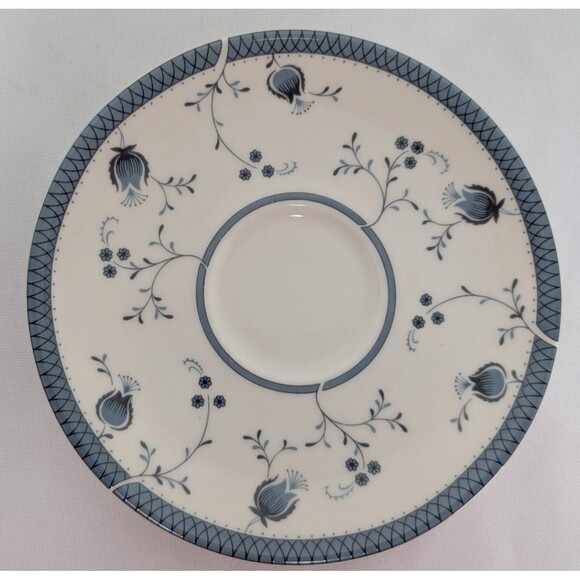 Royal Doulton Cambridge Footed Cup & Saucer Set - Picture 2 of 4